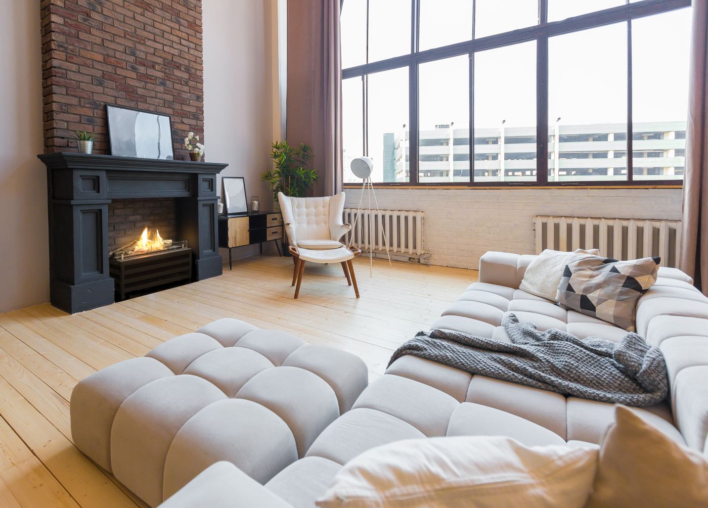 Planika Bioethanol Fire Basket with logs