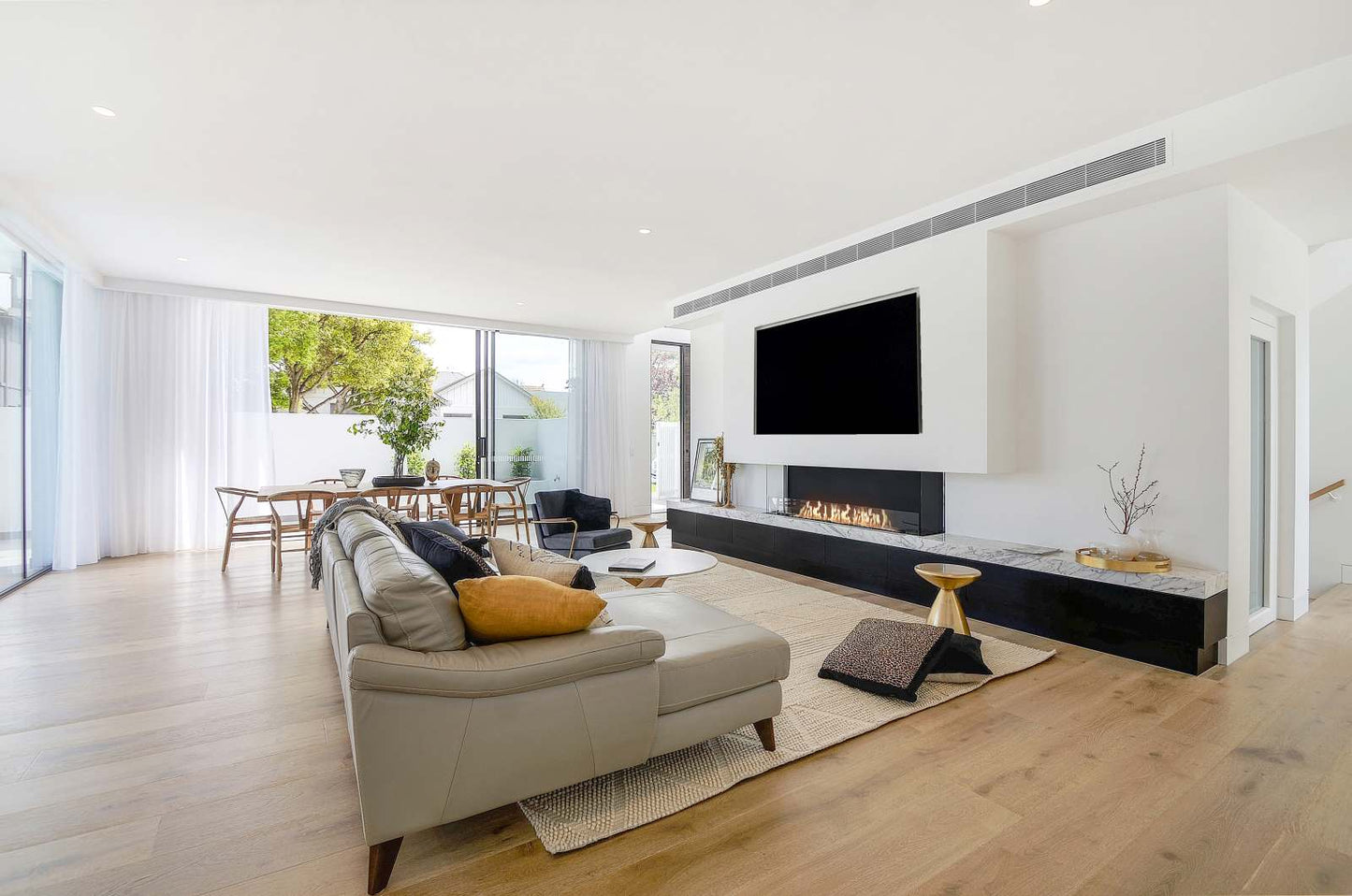 EcoSmart Flex Bioethanol Fireplace 68BY Bay Black